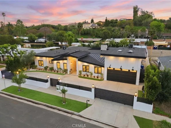 22300 Philiprimm St, Woodland Hills, CA 91367
