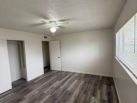 4th image of 25 Acacia Dr