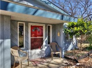 421 E Briarway Dr, Granite Shls, TX 78654