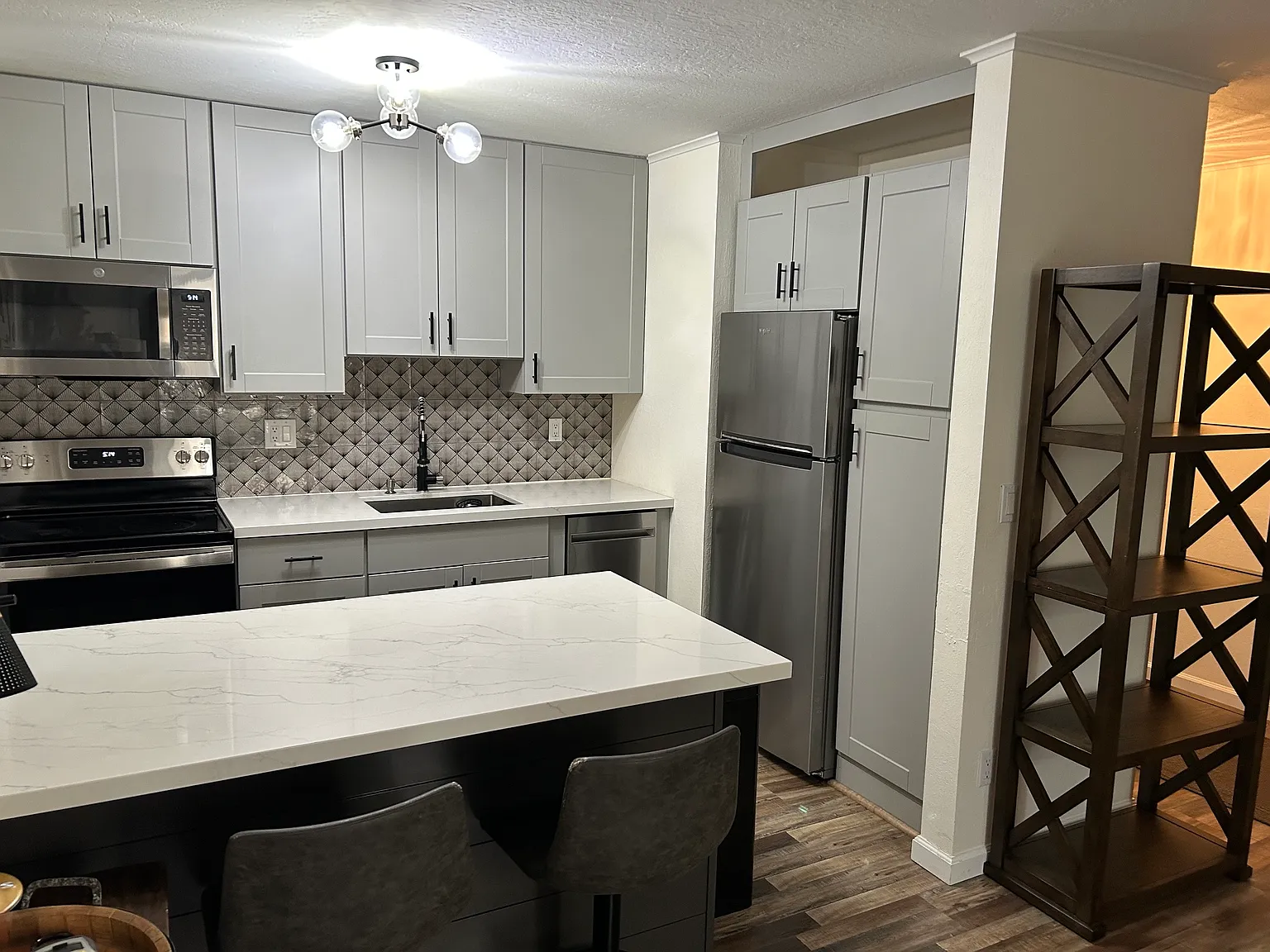 1 bed, 600 sqft, $2,400 — Photo 2