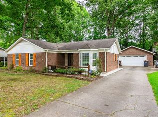 4801 Chaucer Dr, Greensboro, NC 27407