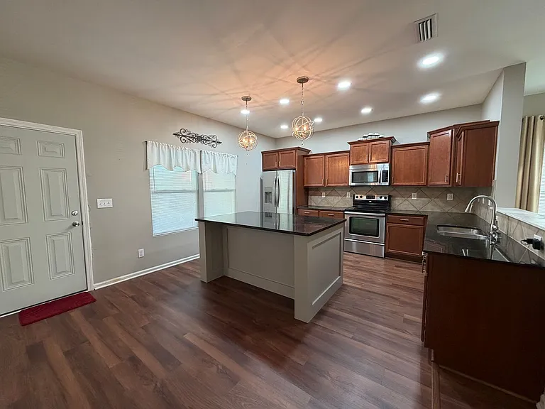 6079 Shamrock Green Dr — Photo 5