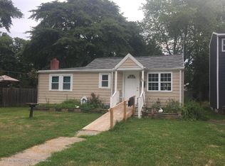 49 Vineyard Ave, Middletown, NJ 07748