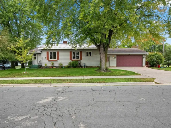 705 E Lieg Ave, Shawano, WI 54166