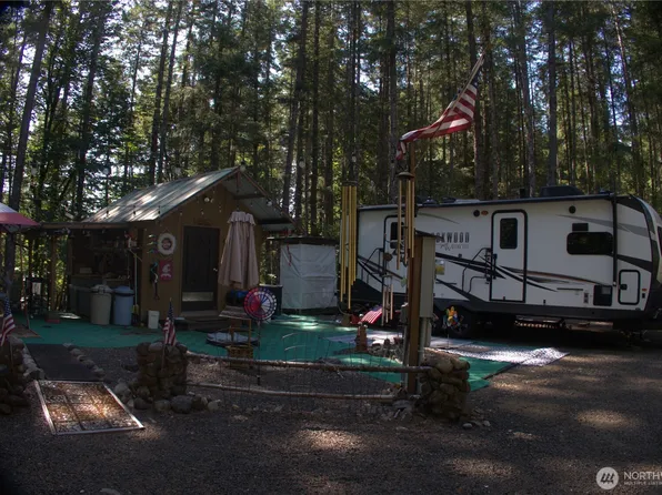 321 Lakewood Drive, Hoodsport, WA 98548