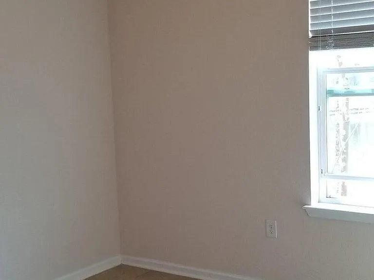 131 Burnett Ct #104 — Photo 9