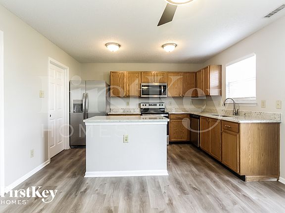 4th image of 6806 W Stansbury Blvd
