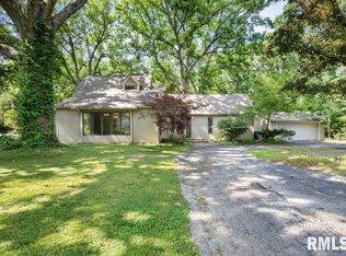 4205 7th Ave, Moline, IL 61265