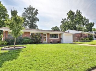 1350 Pepperhill Dr, Florissant, MO 63033