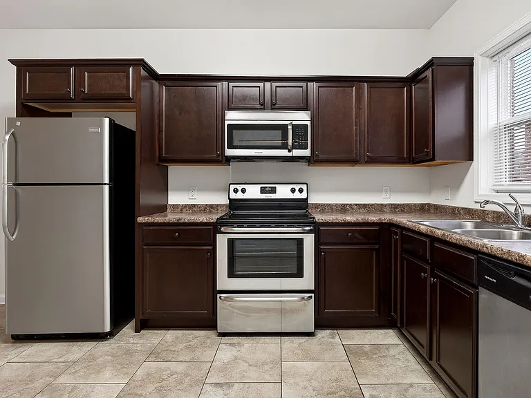 115 Joy Dr #115 — Photo 9
