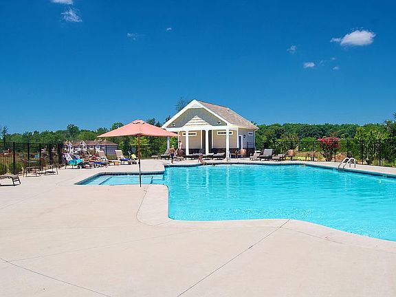4th image of 176 Mallard Ln