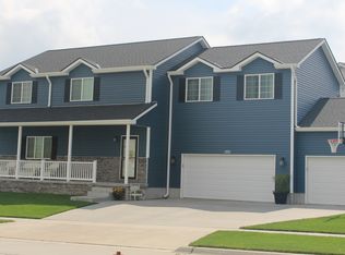 1201 Petunia Ln, Lincoln, NE 68521