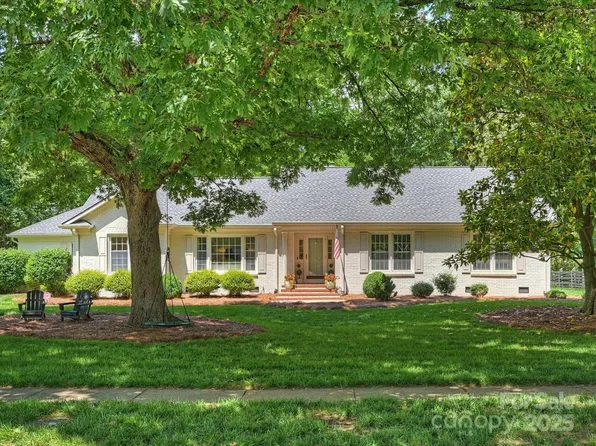 7022 Lancer Dr, Charlotte, NC 28226