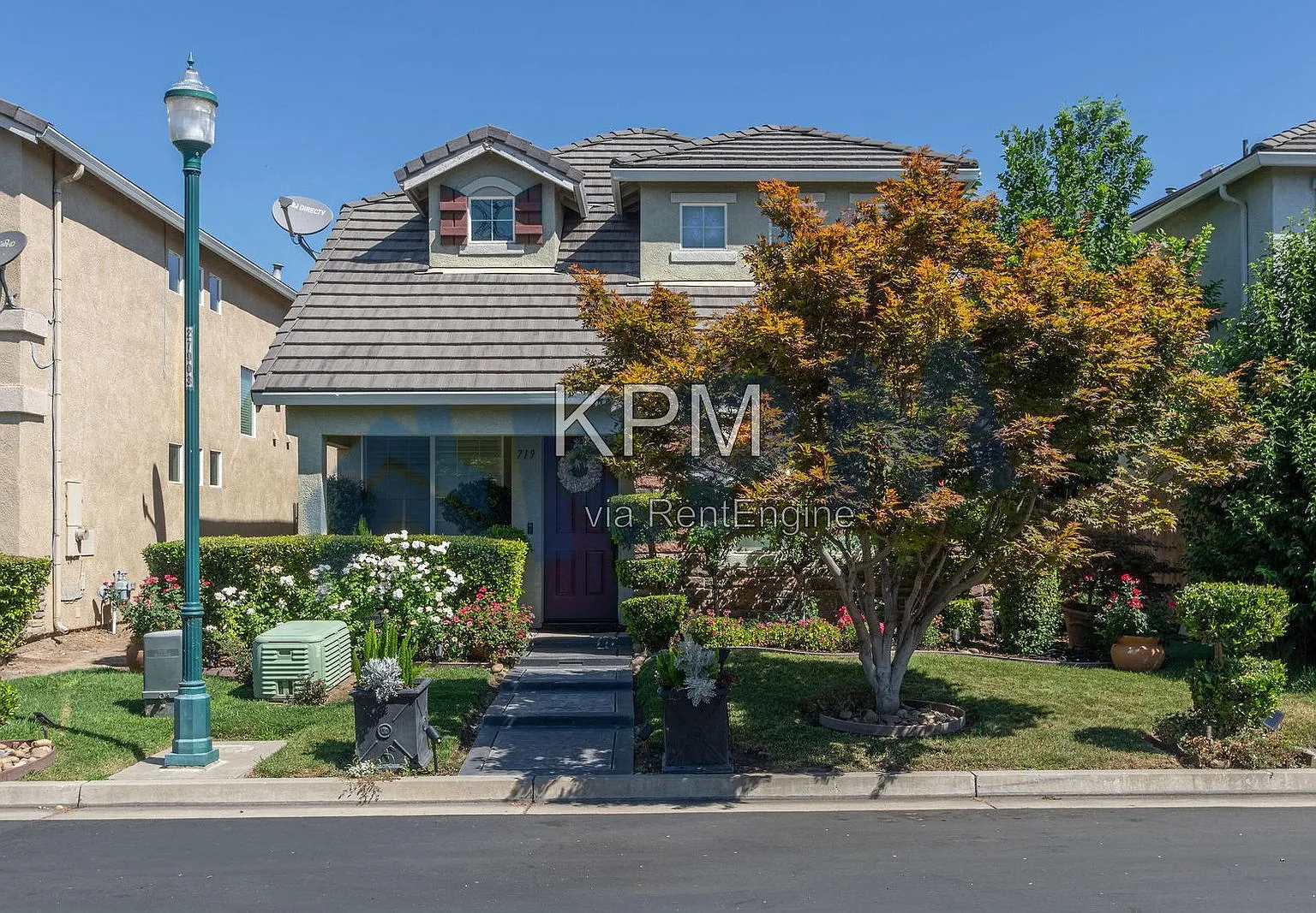 3 bed, 2.5 bath, 1951 sqft, $2,700 — Photo 1