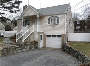 206 Elwood Ave, Hawthorne, NY 10532