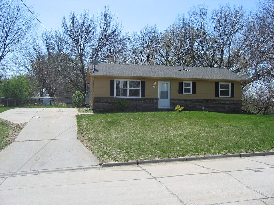 1st image of 903 3rd St