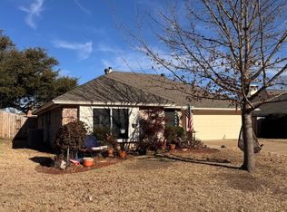 1503 Lincoln Dr, Mansfield, TX 76063