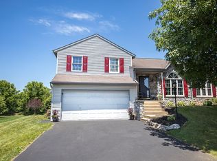 37 Pebble Creek Dr, Lititz, PA 17543