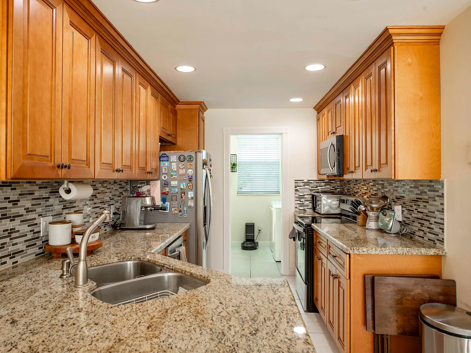 3 bed, 2.5 bath, 1570 sqft, $4,950 — Photo 3