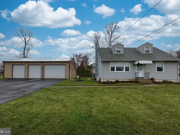 418 Saw Mill Ln, Horsham, PA 19044