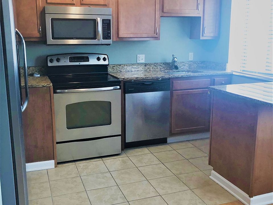 Stainless steel appliances- Spacious Kitchen