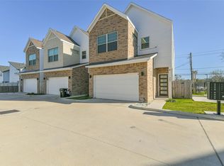 308 Queen Sude Ln, Houston, TX 77091