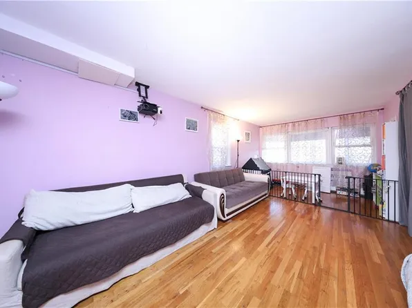 2202 Burnett Street image 10 of 45