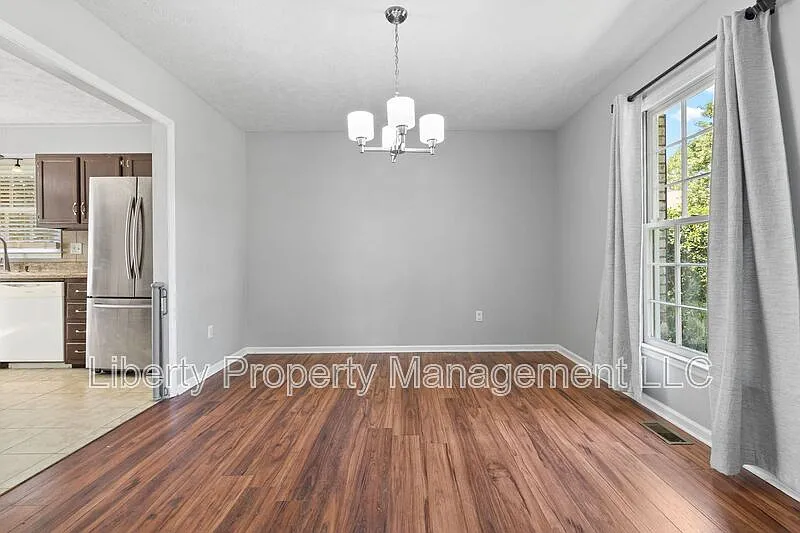 3 bed, 2.5 bath, 1780 sqft, $1,750 — Photo 4