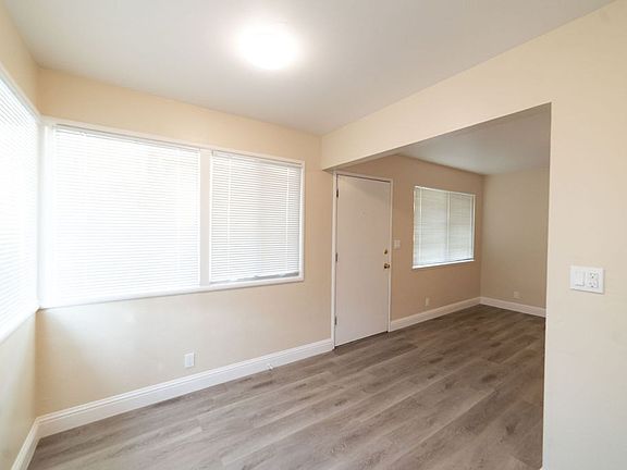 4th image of 34 Yosemite Ave #A