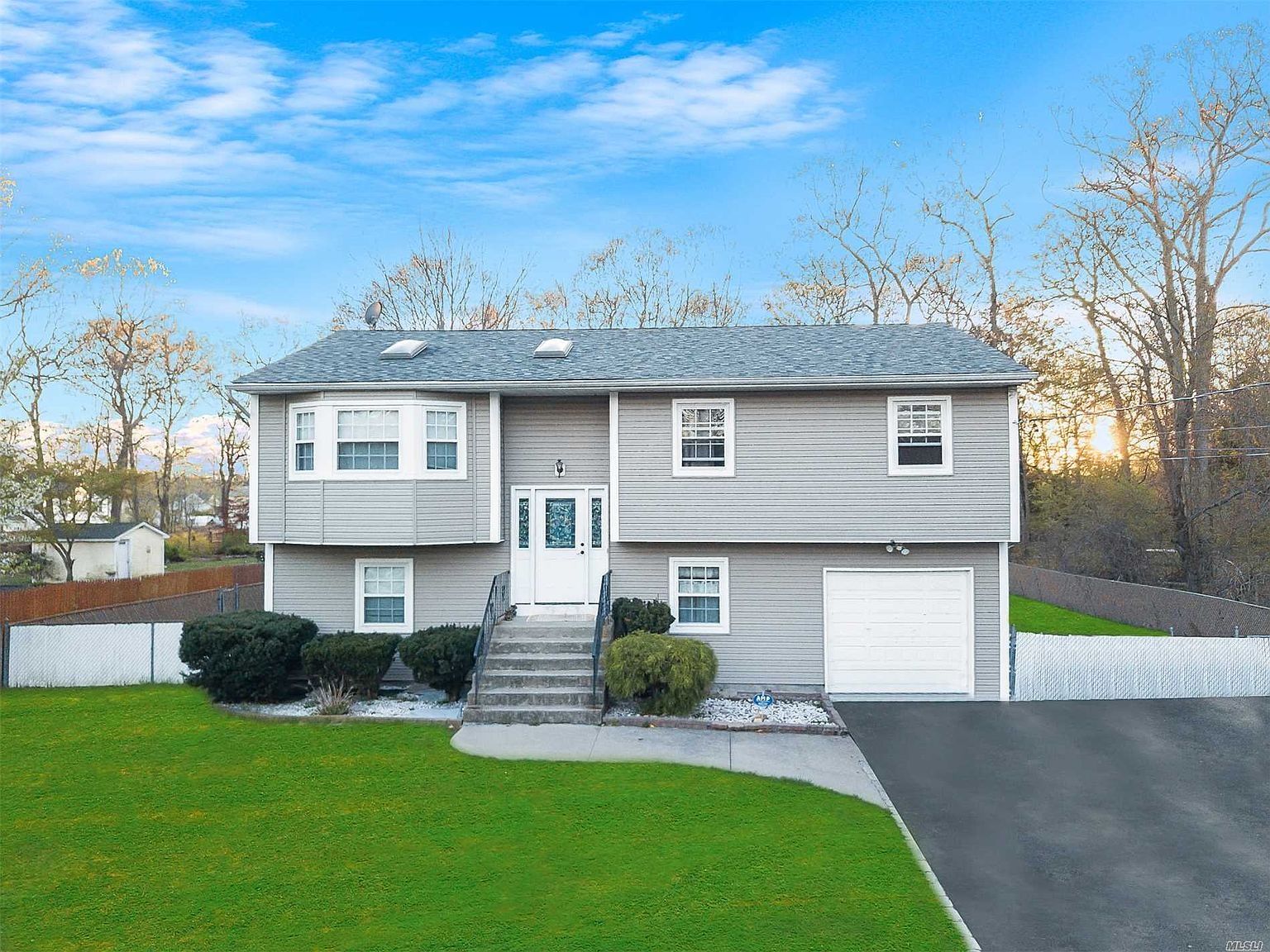 1214 Waverly Ave, Holtsville, NY 11742 Zillow