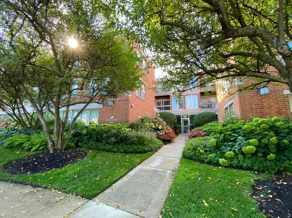 1925 Lake Ave Unit 318, Wilmette, IL 60091