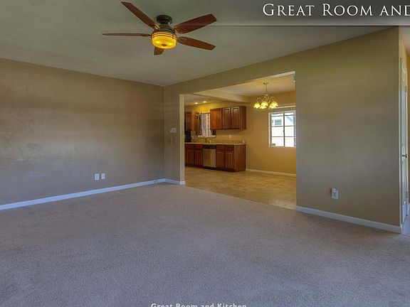 Great Room & Eat-in Kitchen