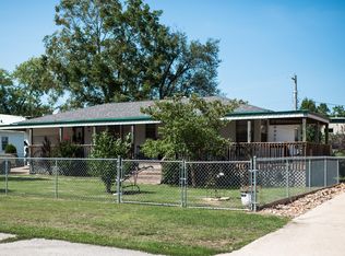 828 Cherry St, Cabool, MO 65689