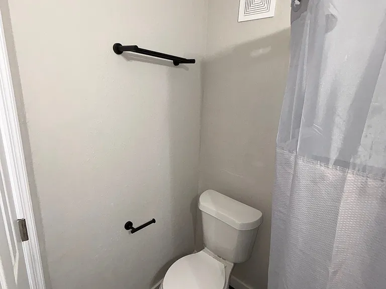 1706 W Jean St #2 — Photo 11