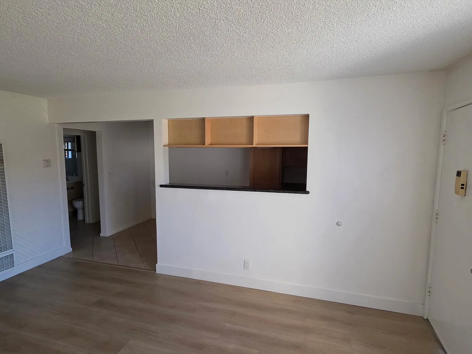 1 bed, 700 sqft, $2,300 — Photo 2