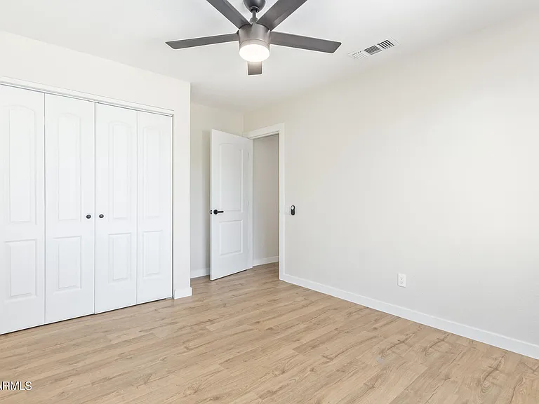 1018 W Kings Ave — Photo 29