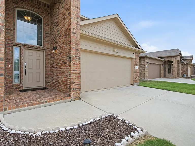 313 Sky Meadow Ln — Photo 2