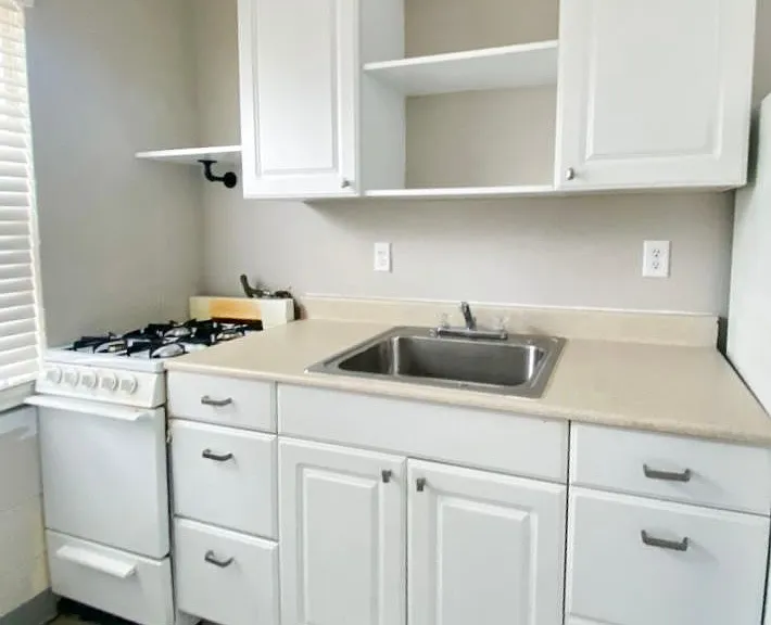1913 Anderson Ave #101 — Photo 6