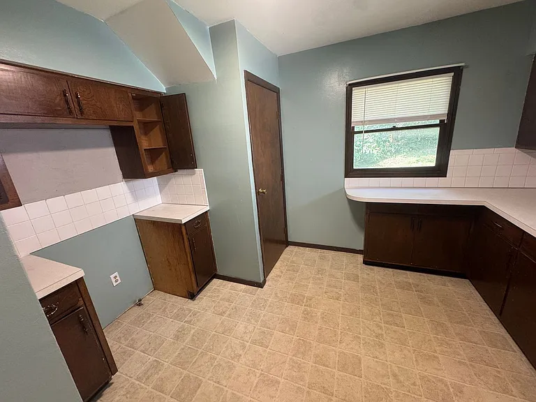 787 Jason Ave — Photo 6