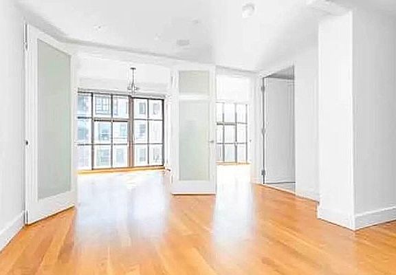 3rd image of 606 Franklin Ave #602