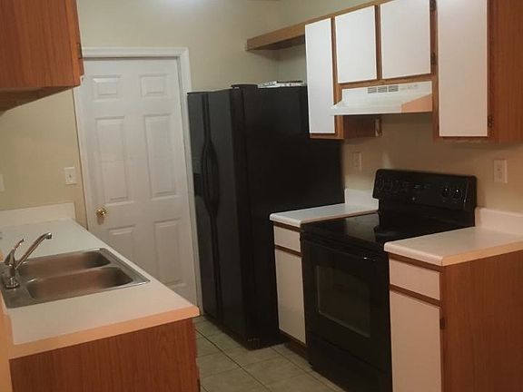4th image of 705 Aylesbury Dr #2