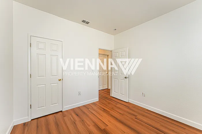493 Silverhorn Dr — Photo 17