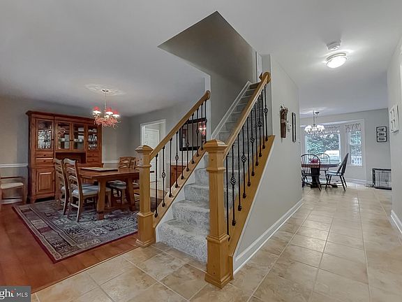 5th image of 1059 Kings Creek Dr