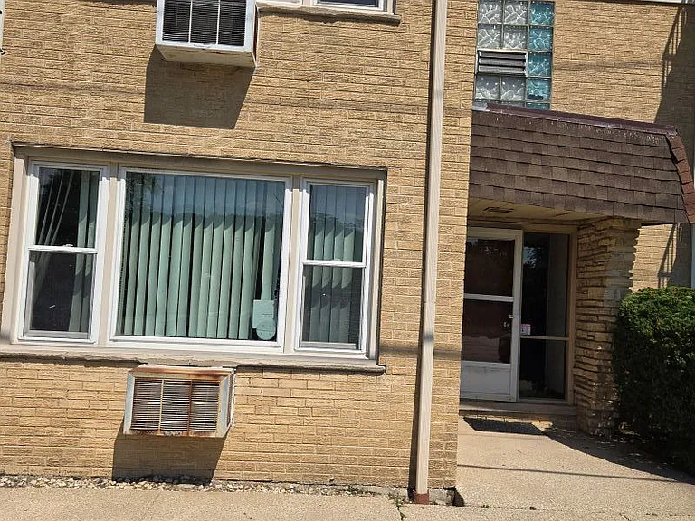 8758 W Berwyn Ave #1 — Photo 2