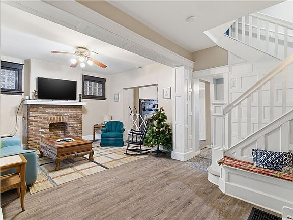 5th image of 2214 Woodstock Ave