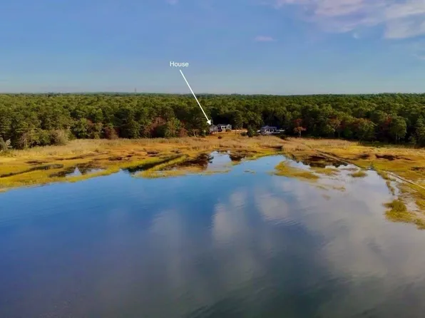 58 Shady Ln, Wareham, MA 02571