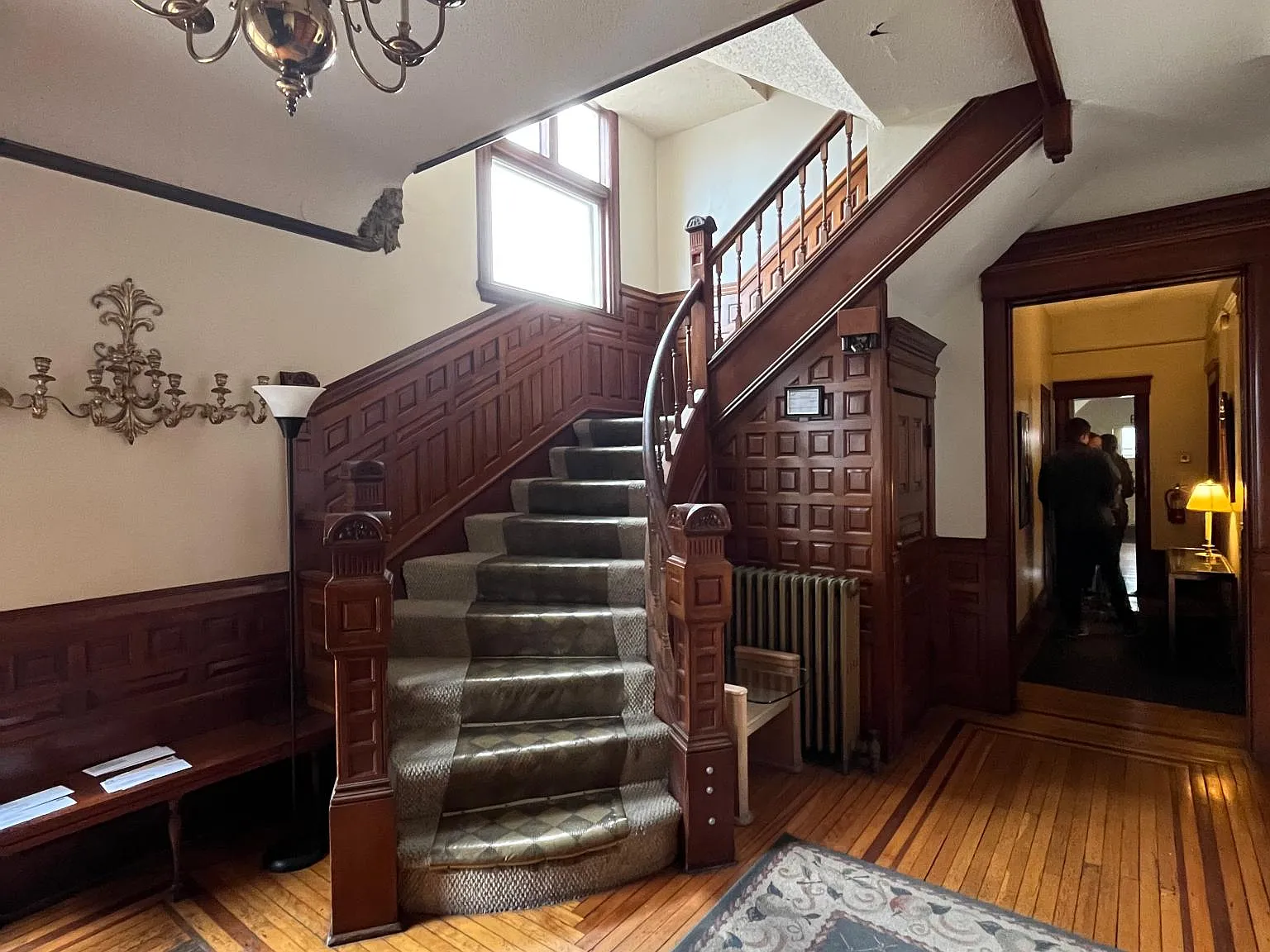 12 bed, 4500 sqft, $500 — Photo 2