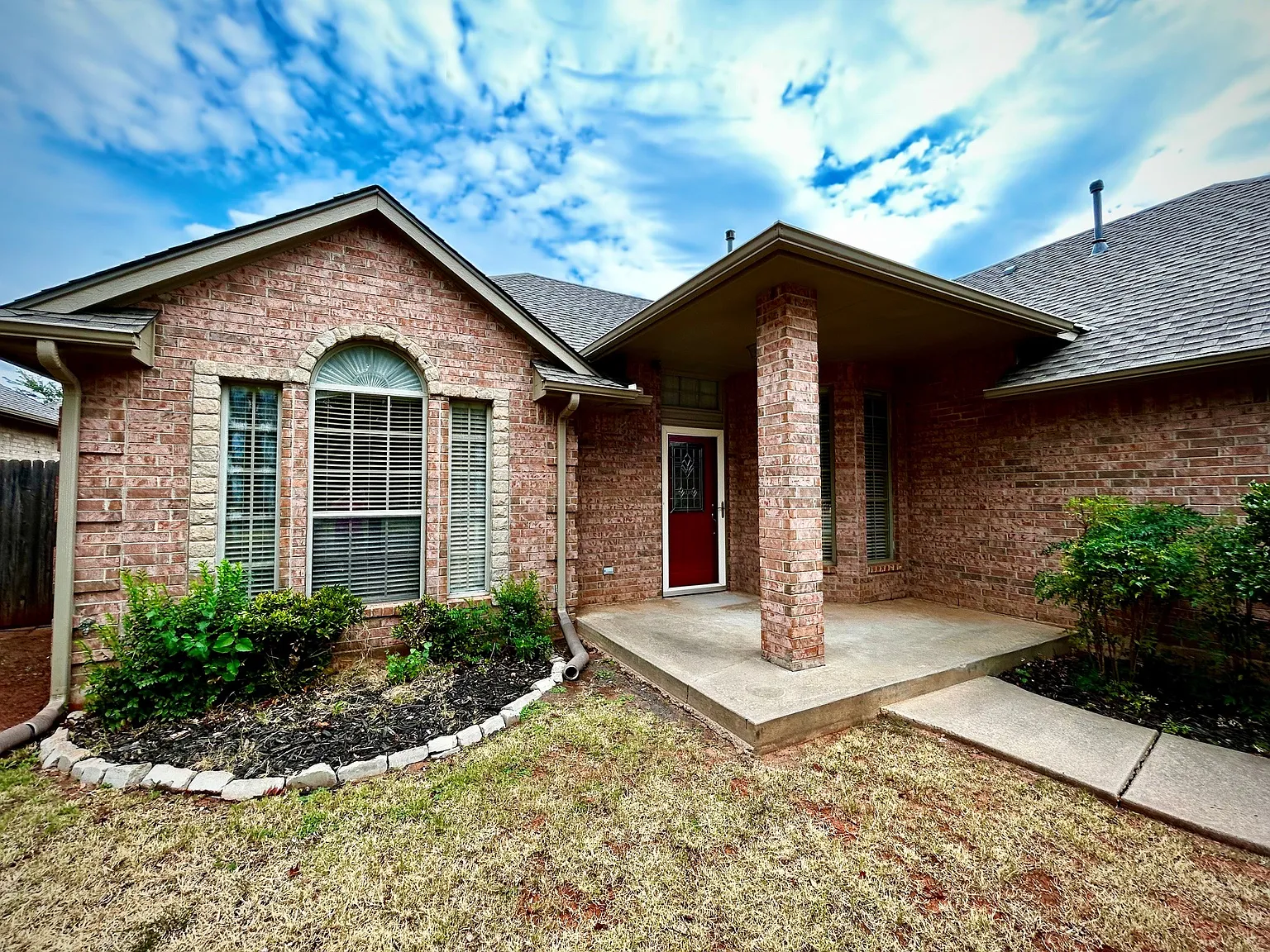 3 bed, 1879 sqft, $1,775 — Photo 3