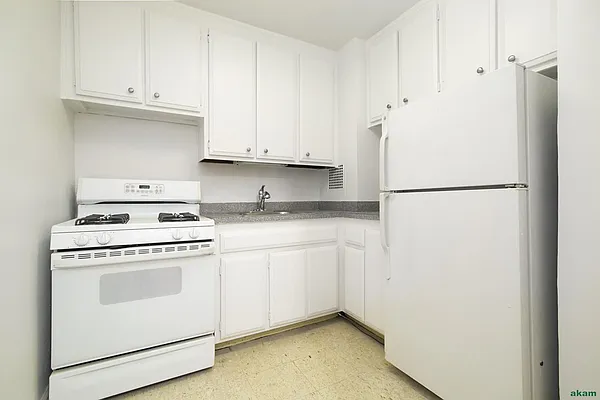 Sold by Akam Sales and Brokerage | media 21