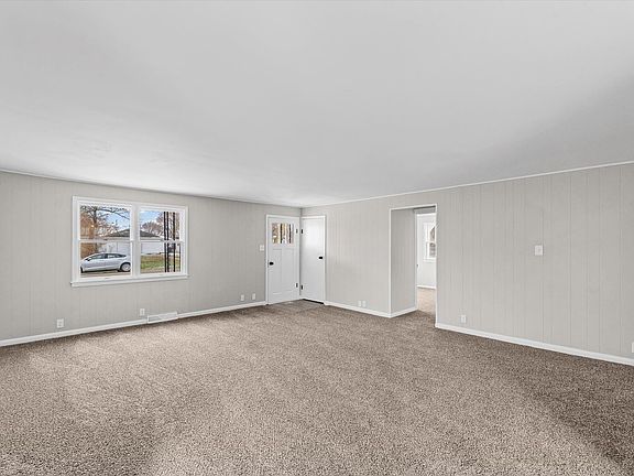 5th image of 216 N Locust St